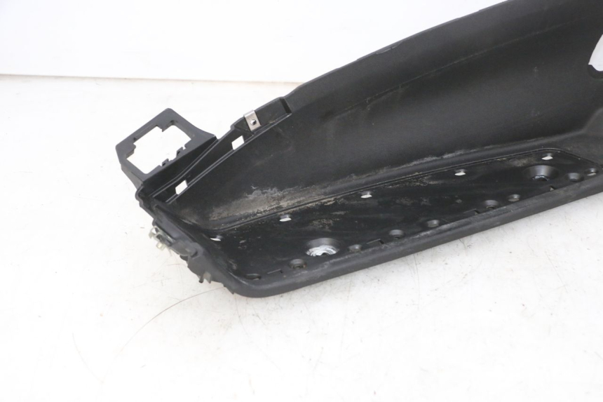 photo de CARENA PEDANA SINISTRA PIAGGIO MP3 500 (2016 - 2018) - Altra vista dell'articolo