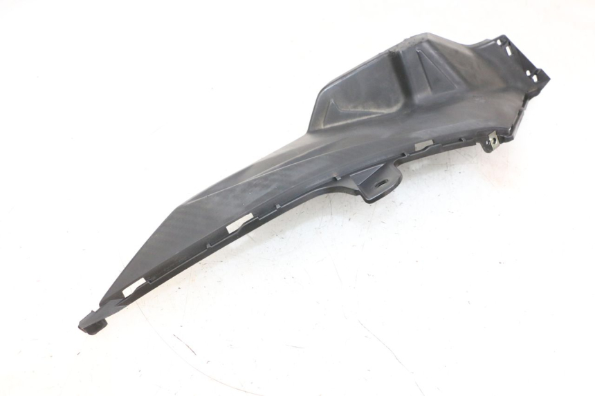 photo de CARENA PEDANA SINISTRA SYM ORBIT III 3 4T 50 (2018 - 2021) - Caratteristiche distintive