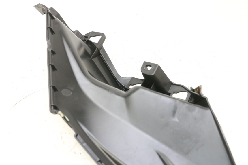 photo de CARENA PEDANA SINISTRA SYM ORBIT III 3 4T 50 (2018 - 2021) - Primo piano tecnico