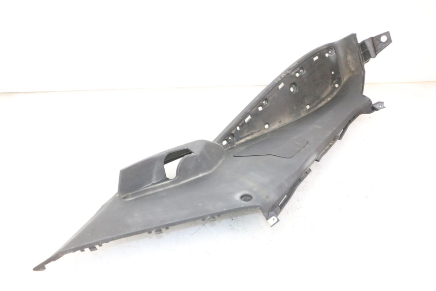 photo de CARENA PEDANA SINISTRA PEUGEOT SATELIS 125 (2013 - 2018)