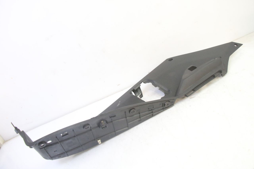 photo de CARENA PEDANA SINISTRA PEUGEOT SATELIS 125 (2013 - 2018)