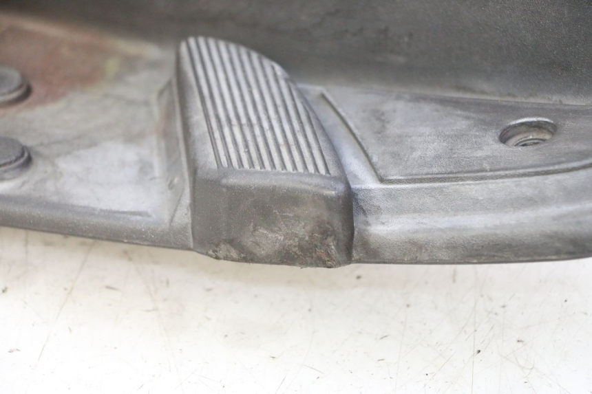 photo de CARENA PEDANA PIAGGIO LXV 4T 50 (2009 - 2013)