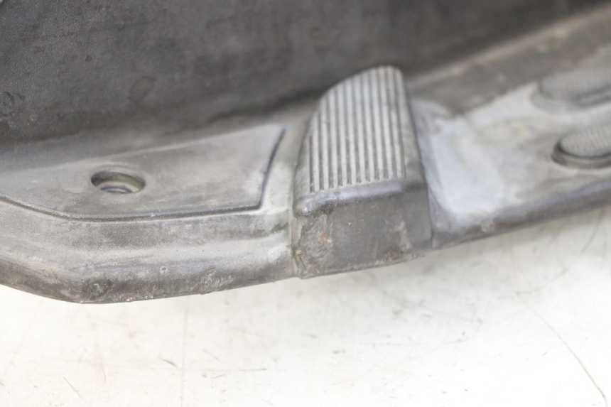 photo de CARENA PEDANA PIAGGIO LXV 4T 50 (2009 - 2013)