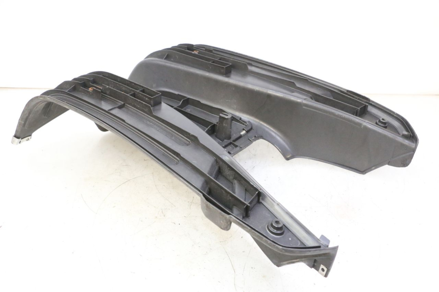 photo de CARENA PEDANA PIAGGIO LXV 4T 50 (2009 - 2013)