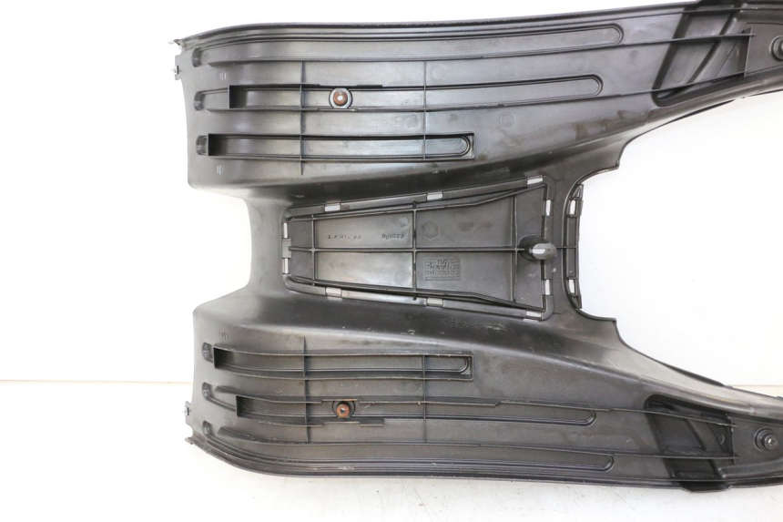 photo de CARENA PEDANA PIAGGIO LXV 4T 50 (2009 - 2013)