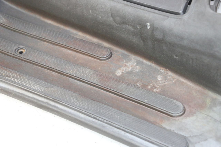 photo de CARENA PEDANA PIAGGIO LXV 4T 50 (2009 - 2013)