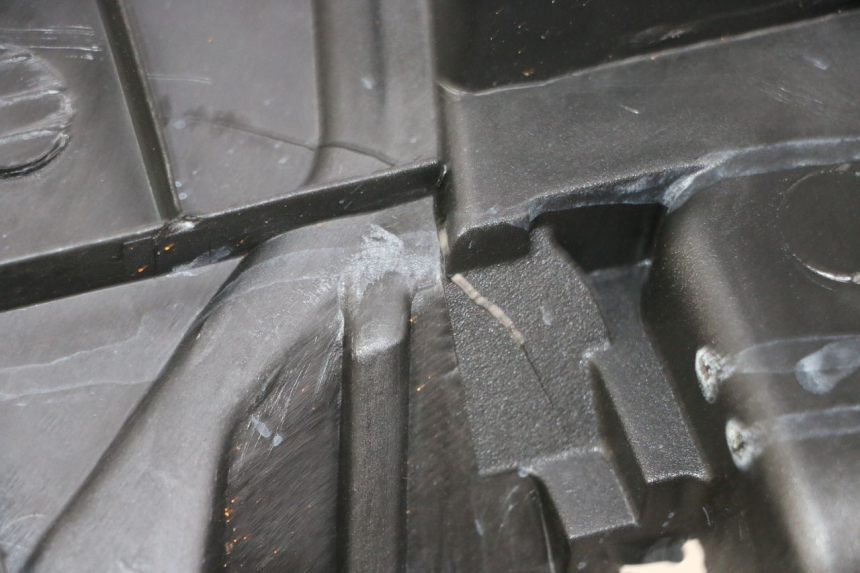 photo de CARENA PEDANA YAMAHA NEO'S NEOS 2T 50 (1998 - 2007) - Dettaglio del componente