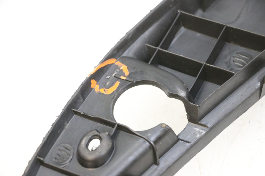 photo de CARENA PEDANA YAMAHA NEOS NEO'S 4T 50 (2008 - 2016) - Dettaglio del componente