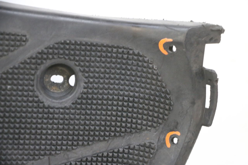 photo de CARENA PEDANA YAMAHA NEOS NEO'S 4T 50 (2008 - 2016) - Focus sulla struttura