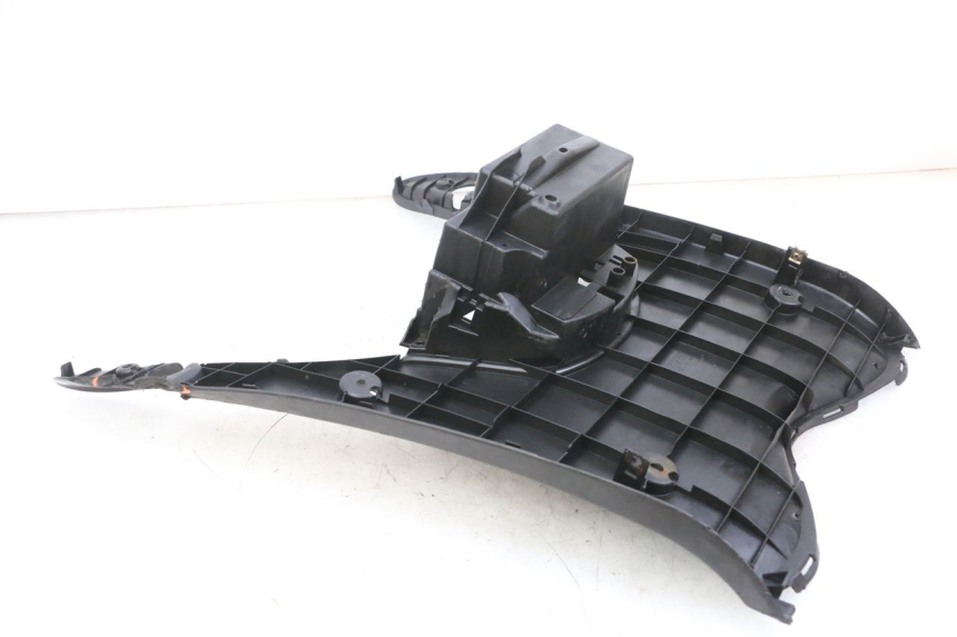 photo de CARENA PEDANA YAMAHA NEOS NEO'S 4T 50 (2008 - 2016) - Dettagli dei punti di fissaggio