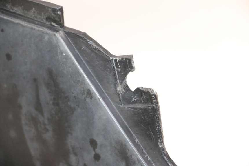 photo de CARENA PEDANA JM MOTORS OLDIES GT 4T 50 (2018 - 2025) - Stato della superficie e materiale