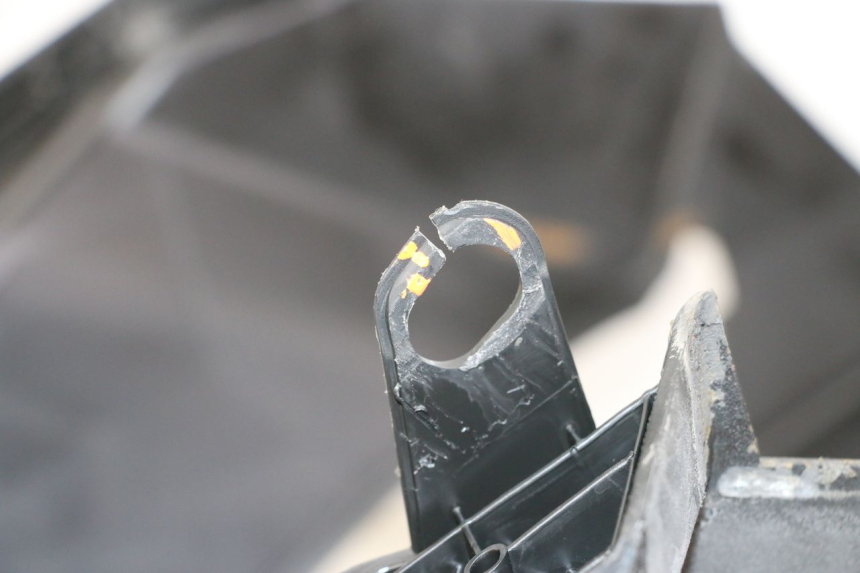photo de CARENA PEDANA PEUGEOT SPEEDFIGHT 3 LC 2T 50 (2009 - 2015)
