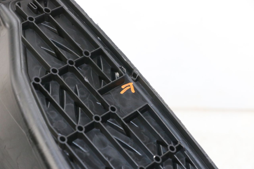 photo de CARENA PEDANA PEUGEOT SPEEDFIGHT 3 LC 2T 50 (2009 - 2015)