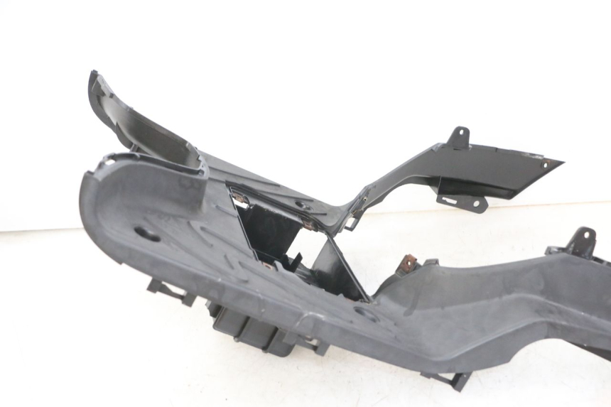 photo de CARENA PEDANA PEUGEOT TWEET 4T 50 (2014 - 2019)