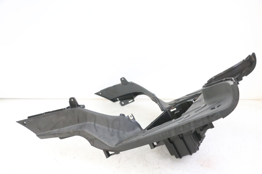photo de CARENA PEDANA PEUGEOT TWEET 4T 50 (2014 - 2019)