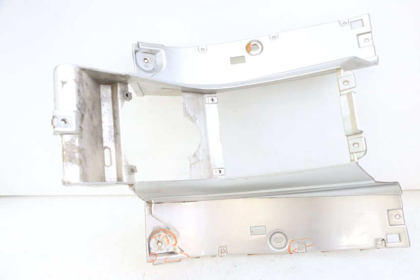 photo de CARENA PEDANA PIAGGIO SUPER LX 125 (2000 - 2003)