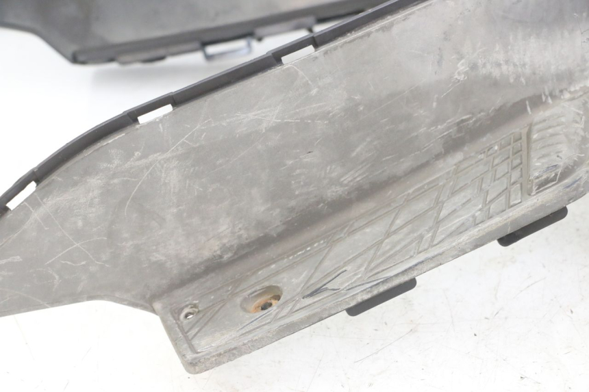 photo de CARENA PEDANA SUZUKI UH BURGMAN 125 (2002 - 2006)