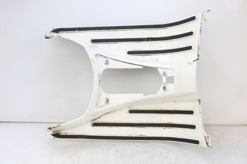 photo de PEDANA PIAGGIO VESPA GTS SUPER IE 125 (2009 - 2016) - Vista principale