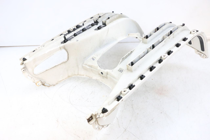 photo de PEDANA PIAGGIO VESPA GTS SUPER IE 125 (2009 - 2016) - Primo piano tecnico