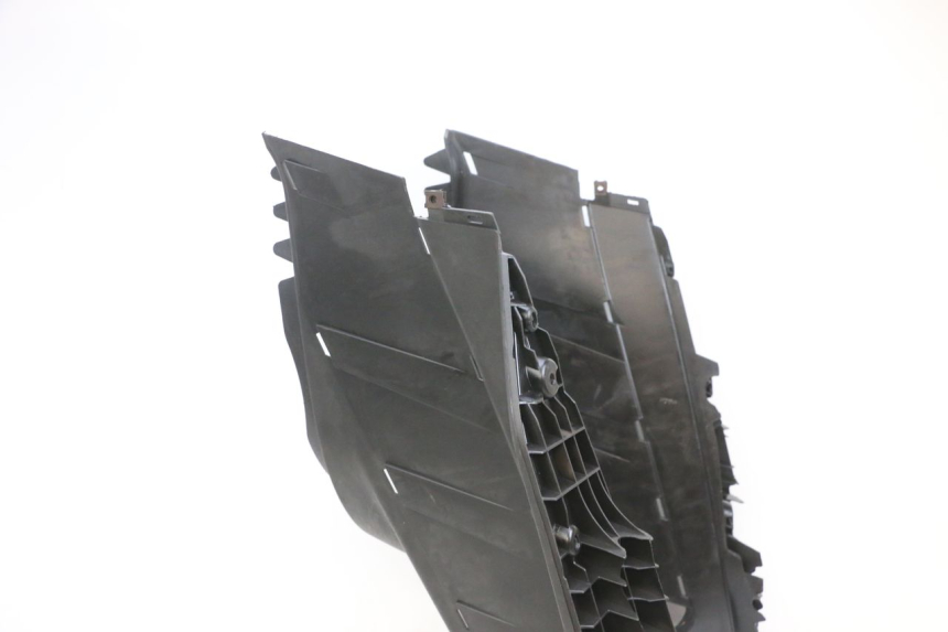 photo de PEDANE YAMAHA XMAX X-MAX 125 (2006 - 2009) - Altra angolazione