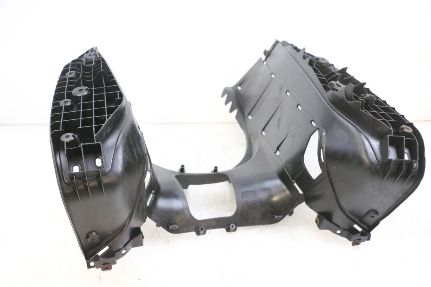 photo de PEDANE YAMAHA XMAX X-MAX 125 (2006 - 2009) - Primo piano tecnico