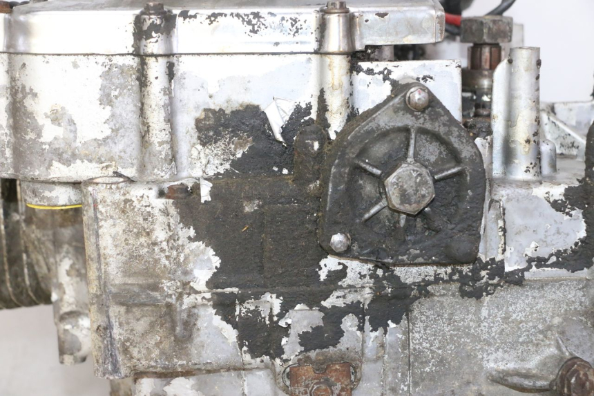 photo de MOTORE HYOSUNG GV AQUILA 125 (2000 - 2004) - Altra angolazione