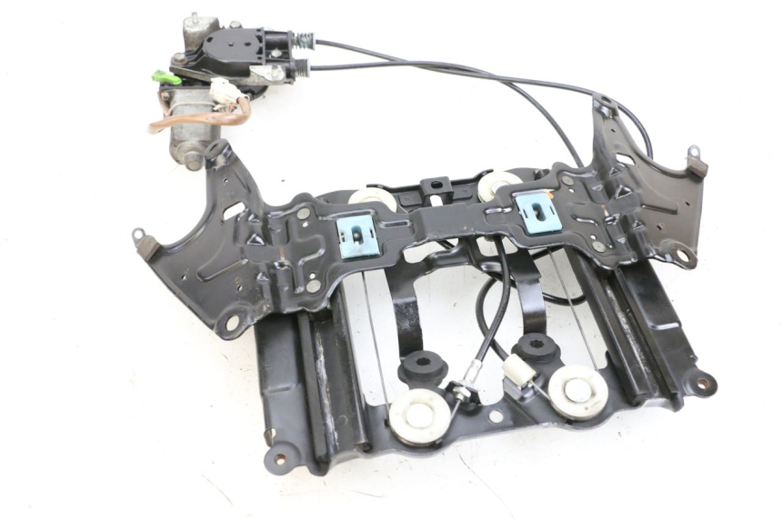 photo de BOLLA MOTORE SUZUKI BURGMAN EXECUTIVE ABS 650 (2006 - 2012) - Zoom sui componenti