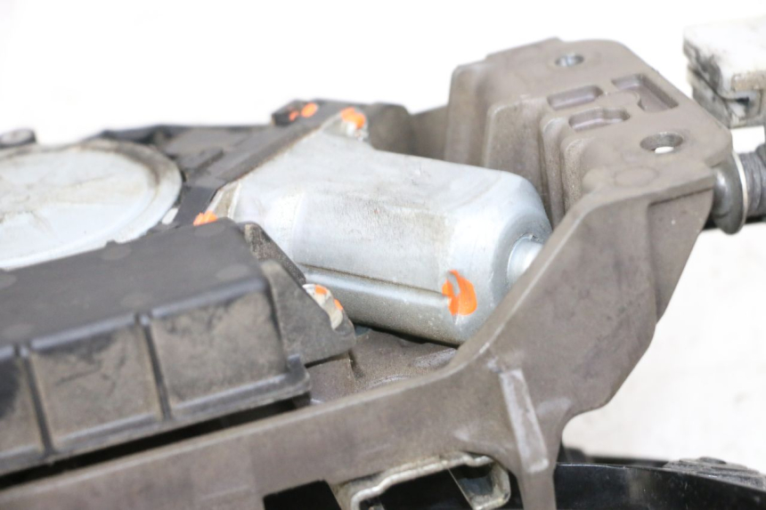 photo de MOTORE A BOLLA YAMAHA FJR ABS 1300 (2006 - 2012) - Zoom sullo stato d'uso