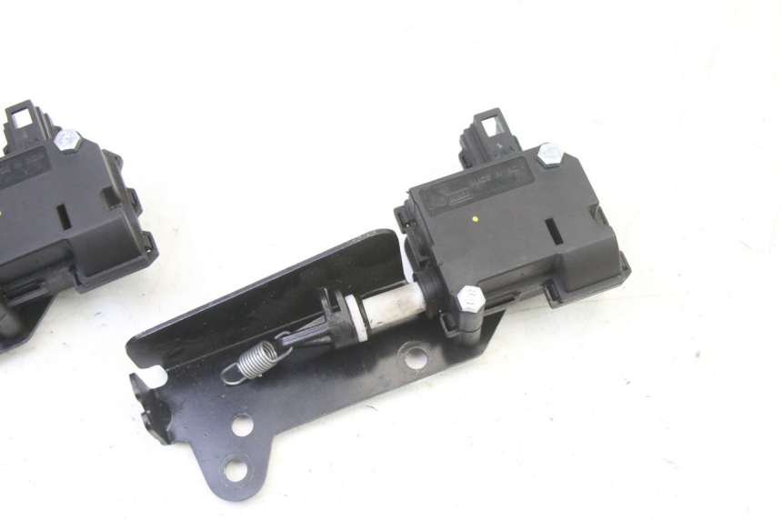 photo de SERRATURA SELLA MOTORE PIAGGIO MP3 HPE 310 (2024 - 2025)