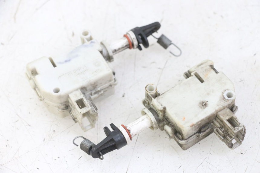 photo de MOTORE APERTURA BAULE PIAGGIO MP3 LT 300 (2010 - 2016)