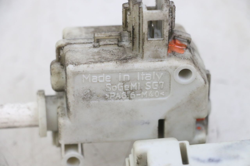 photo de MOTORE APERTURA BAULE PIAGGIO MP3 LT 300 (2010 - 2016)