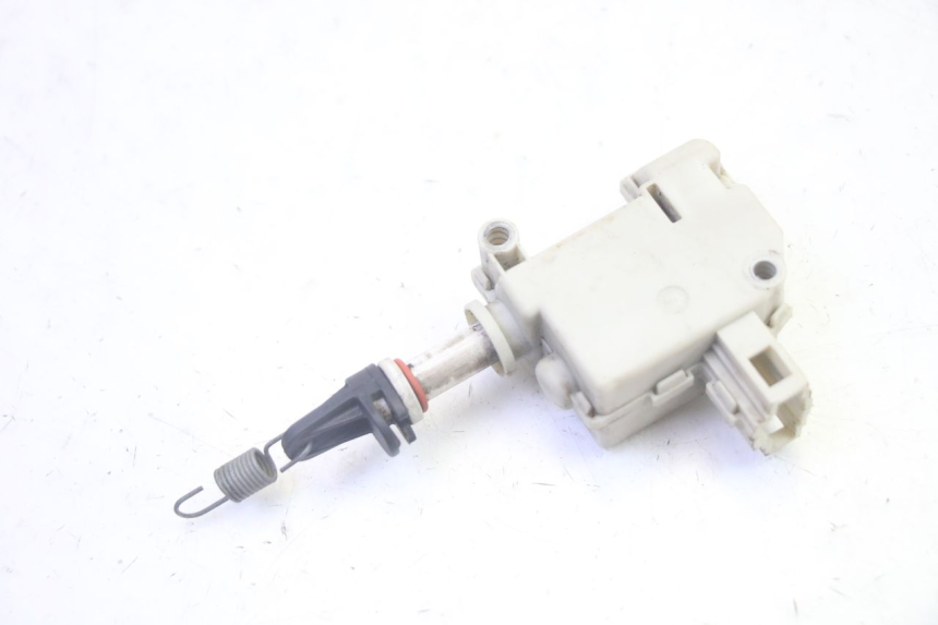 photo de SERRATURA SELLA MOTORE PIAGGIO MP3 RL 250 (2007 - 2010) - Altra angolazione