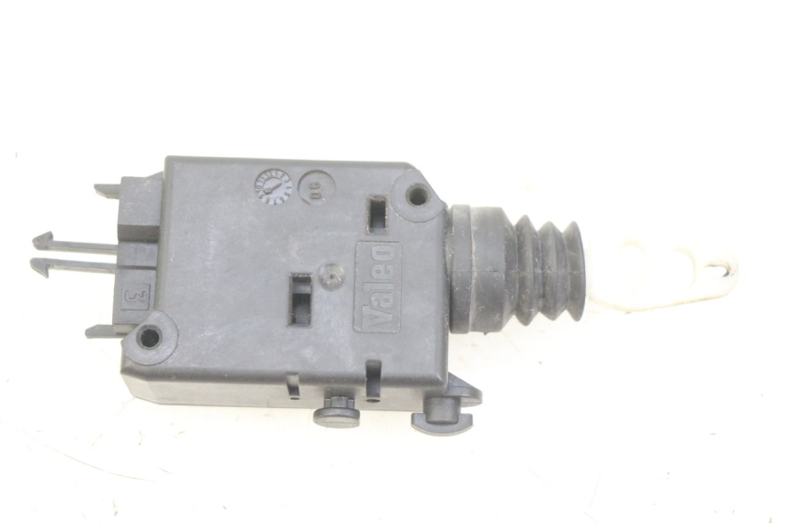 photo de MOTORE APERTURA BAULE PEUGEOT SATELIS 125 (2006 - 2009)