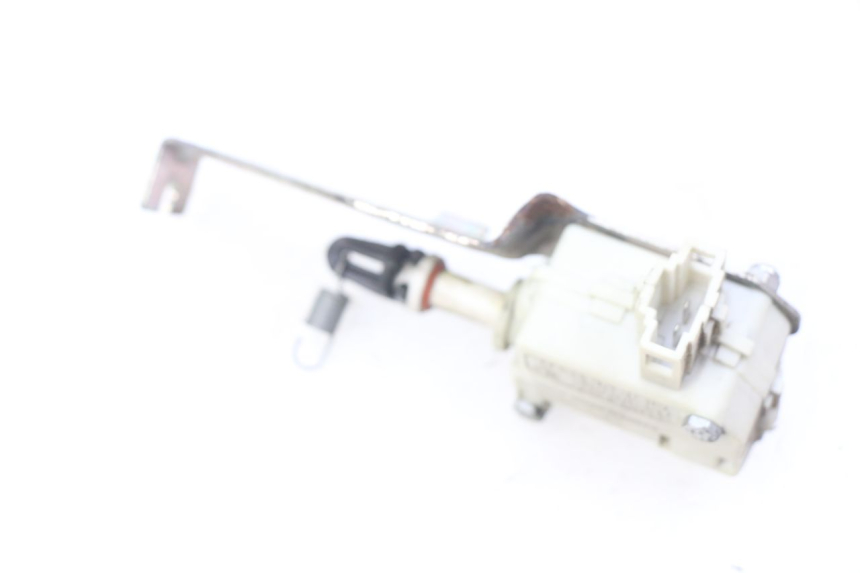 photo de MOTORE APERTURA BAULE PIAGGIO LIBERTY IGET 4T 50 (2015 - 2020)