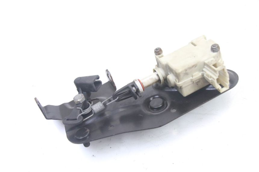 photo de MOTORE APERTURA BAULE PIAGGIO VESPA GRANTURISMO 125 (2003 - 2007)