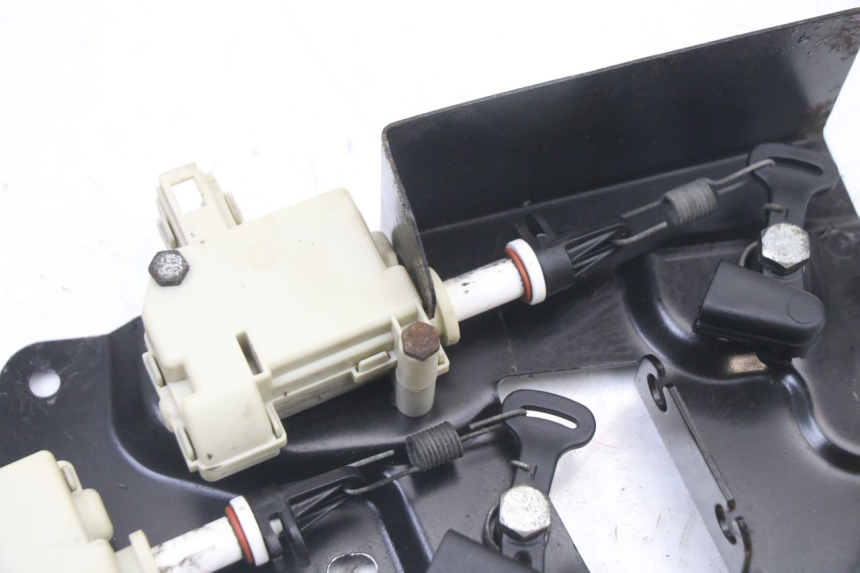 photo de MOTORE APERTURA BAULE PIAGGIO XEVO - X EVO 125 (2007 - 2016)