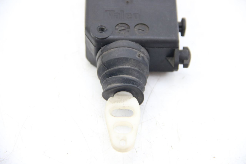 photo de MOTORE APERTURA BAULE PEUGEOT SATELIS COMPRESSOR K15 125 (2006 - 2009)