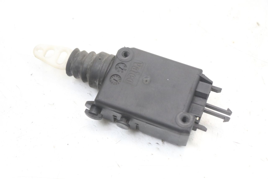 photo de MOTORE APERTURA BAULE PEUGEOT SATELIS 125 (2010 - 2012)