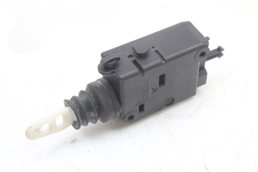 photo de MOTORE APERTURA BAULE PEUGEOT SATELIS 125 (2010 - 2012)