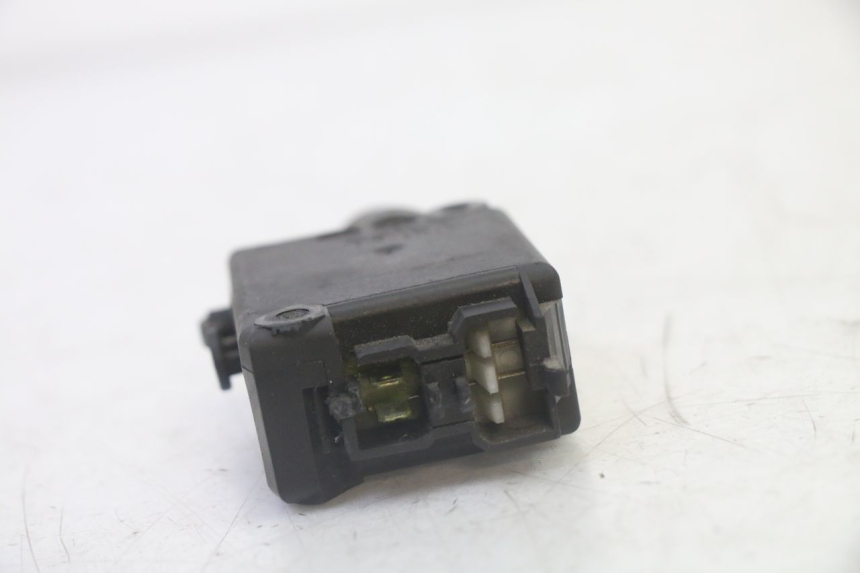 photo de MOTORE APERTURA BAULE PEUGEOT SATELIS 125 (2010 - 2012)