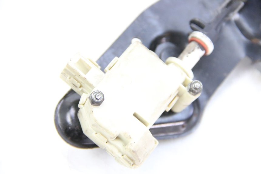 photo de MOTORE APERTURA BAULE PIAGGIO VESPA GRANTURISMO 125 (2003 - 2007)