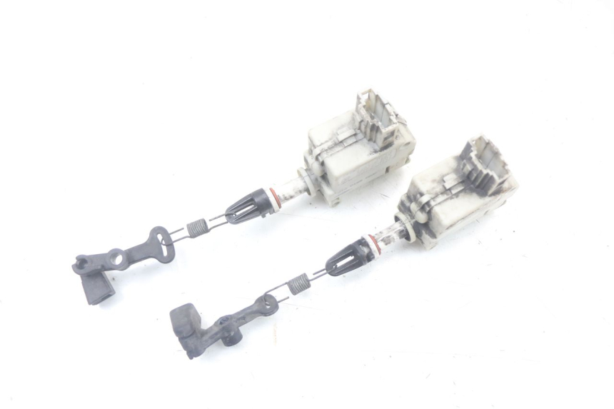 photo de MOTORE APERTURA BAULE PIAGGIO XEVO - X EVO 125 (2007 - 2016) - Zoom sullo stato d'uso