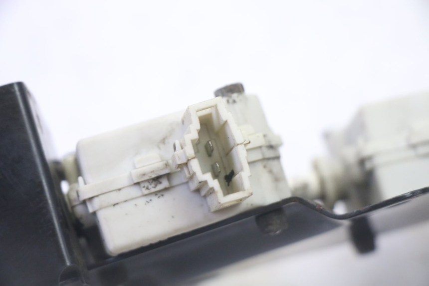 photo de MOTORE APERTURA BAULE PIAGGIO XEVO - X EVO 125 (2007 - 2016)