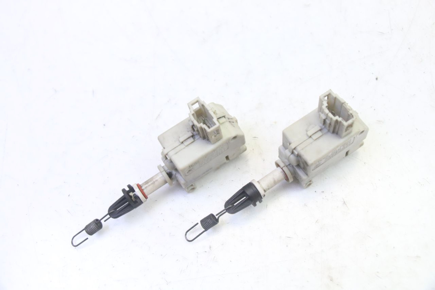 photo de MOTORE APERTURA BAULE PIAGGIO XEVO - X EVO 125 (2007 - 2016)