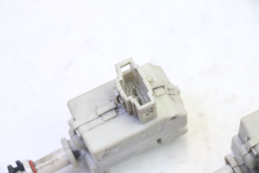 photo de MOTORE APERTURA BAULE PIAGGIO XEVO - X EVO 125 (2007 - 2016)