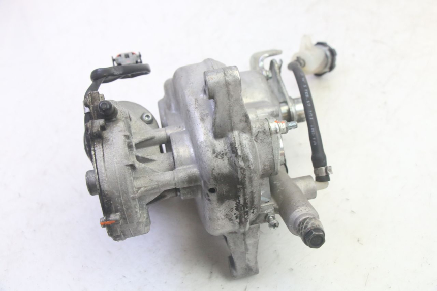 photo de MOTOR ROLL LOCK PIAGGIO MP3 HPE 350 (2018 - 2020) - Dettagli dei punti di fissaggio