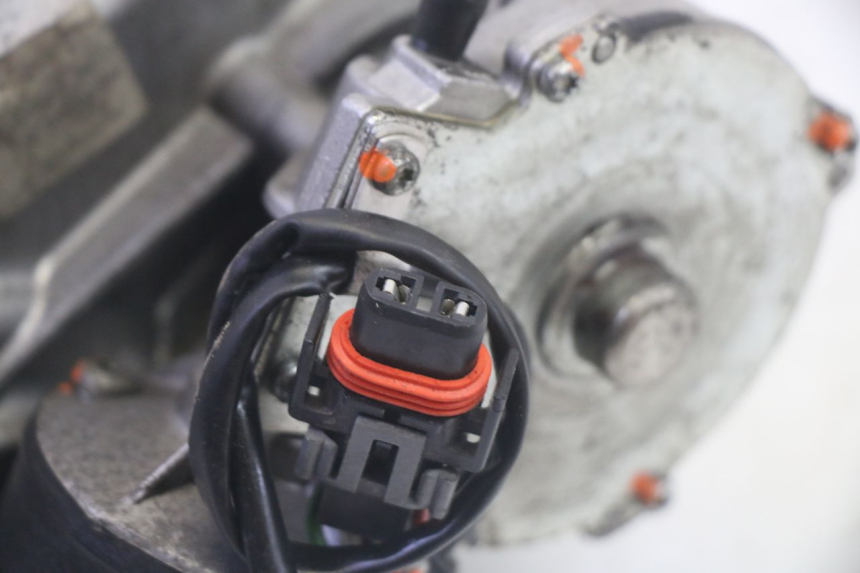 photo de MOTEUR ROLL LOCK PIAGGIO MP3 LT 400 (2007 - 2012) - Primo piano tecnico