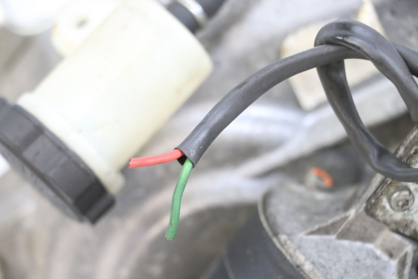 photo de MOTOR ROLL LOCK PIAGGIO MP3 125 (2006 - 2014) - Stato della superficie e materiale