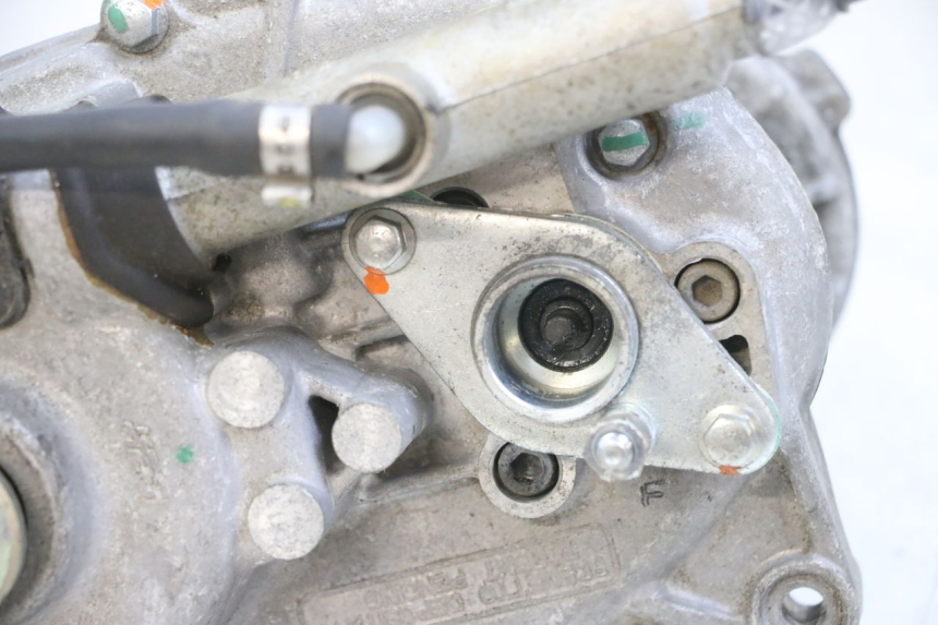 photo de MOTOR ROLL LOCK PIAGGIO MP3 500 (2016 - 2018) - Primo piano ad alta risoluzione