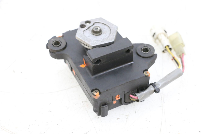 photo de VALVOLE SCARICO MOTORE SUZUKI GSXR GSX-R 1000 (2003 - 2004) - Caratteristiche distintive